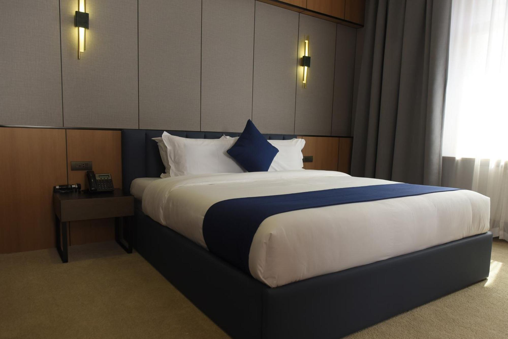Ulaanbaatar Hotel Екстер'єр фото