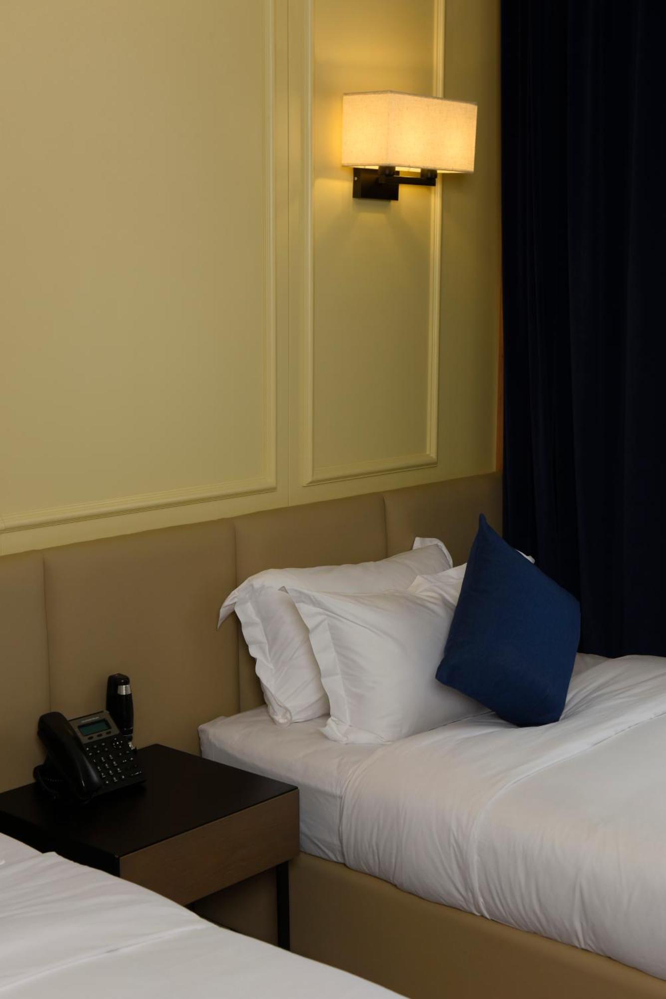Ulaanbaatar Hotel Екстер'єр фото