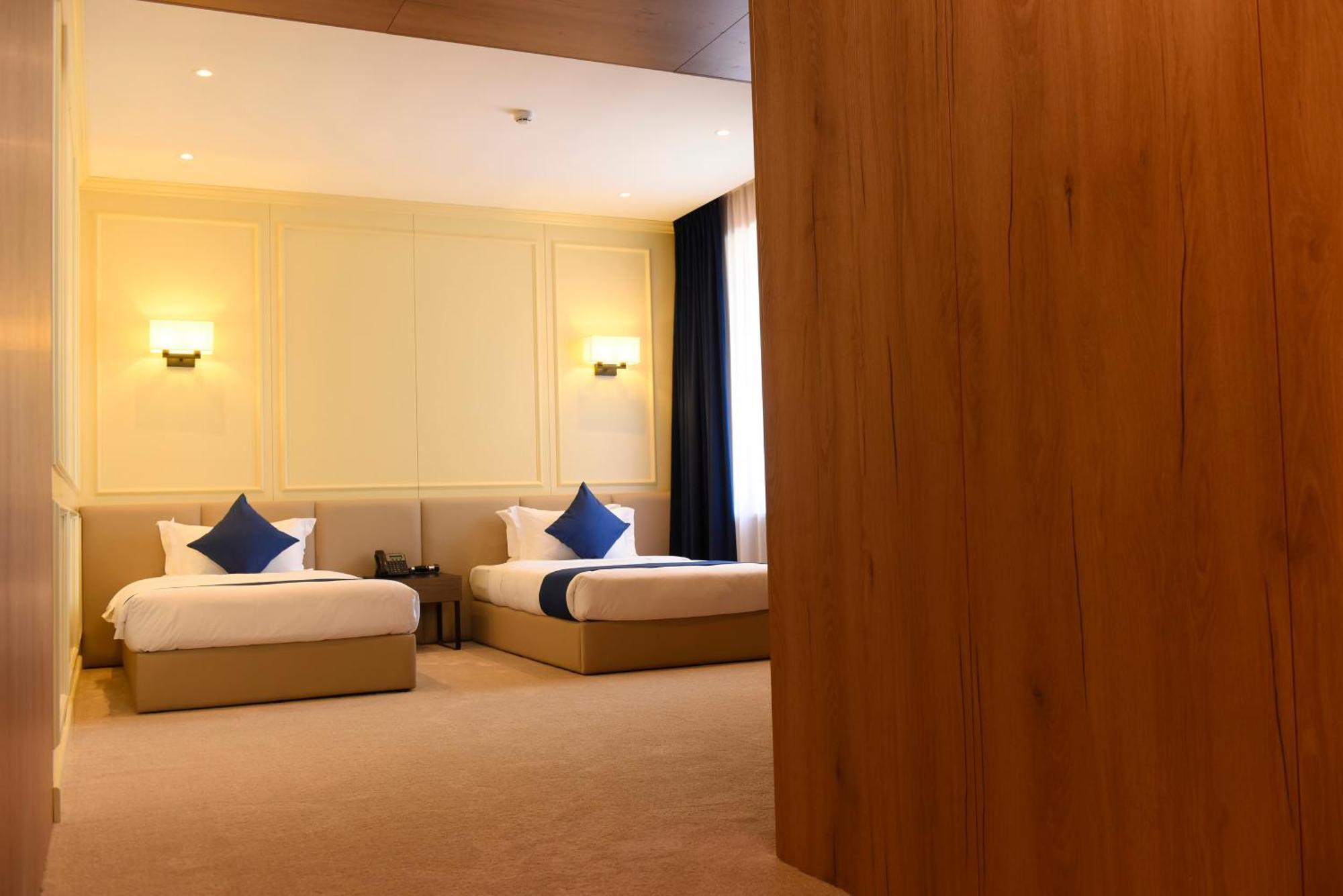 Ulaanbaatar Hotel Екстер'єр фото
