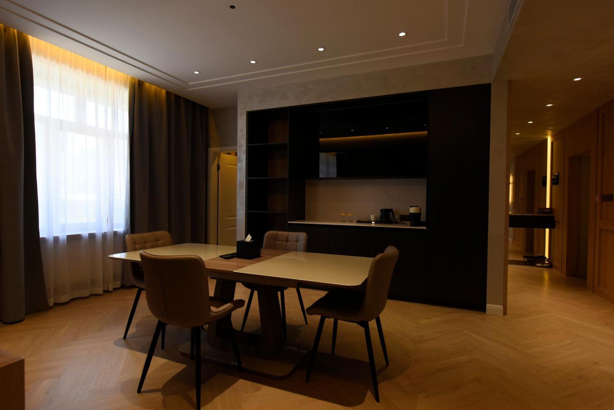 Ulaanbaatar Hotel Екстер'єр фото