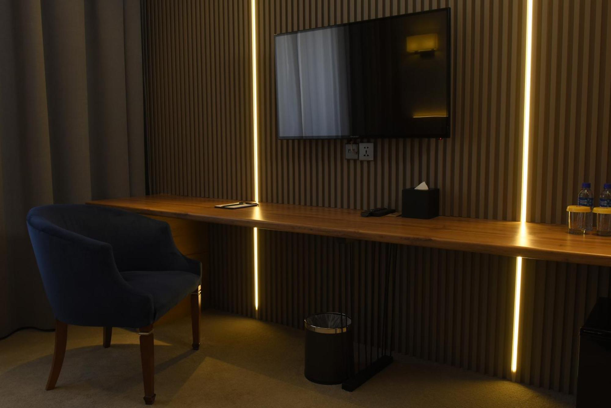 Ulaanbaatar Hotel Екстер'єр фото