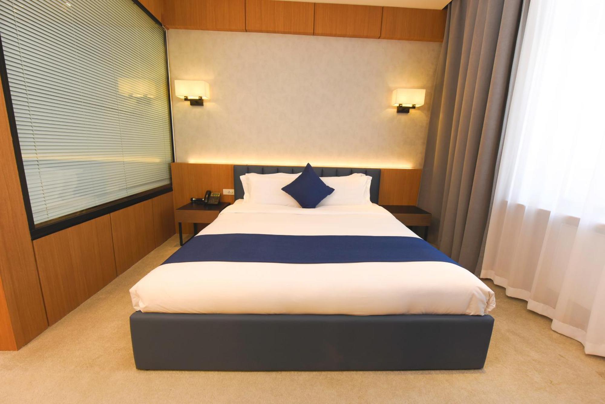 Ulaanbaatar Hotel Екстер'єр фото