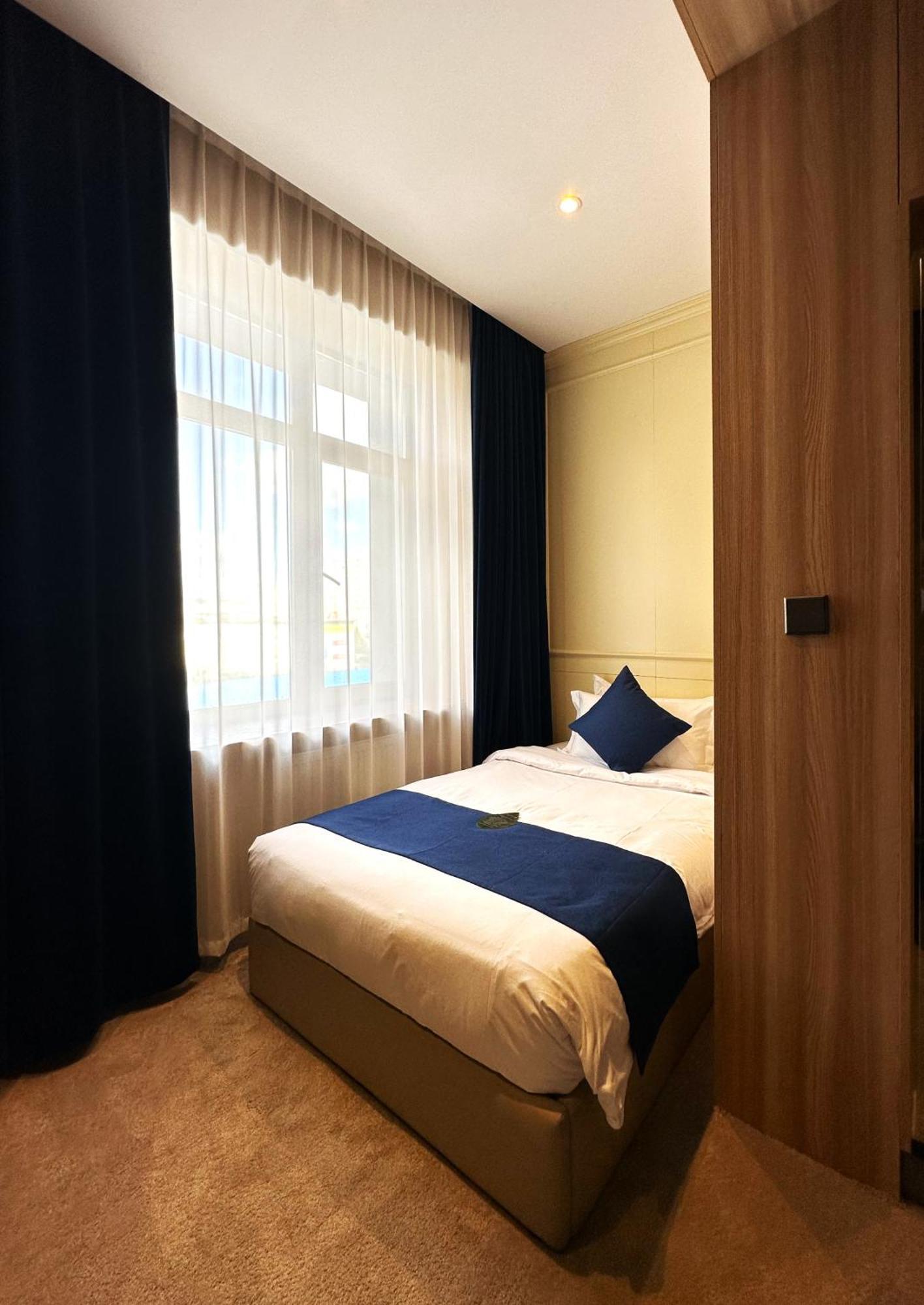 Ulaanbaatar Hotel Екстер'єр фото